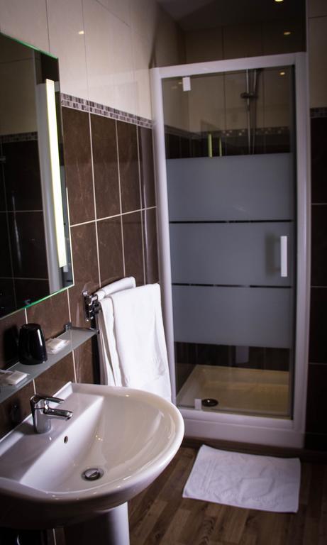 Hotel Memorial سانت كونتان الغرفة الصورة